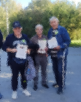 Zdjęcia_nr_2_przedstawia_uczestników_turnieju_Boule_w_DPS_Rędzińska_z_dyplomami.png