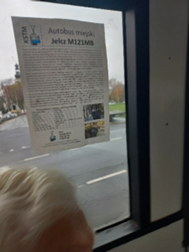 Zdjęcie_nr_21_przedstawia_widok_z_autobusu_podczas_wycieczki_po_Wrocławiu.png