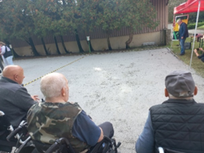 Zdjęcie_nr_7_przedstawia_Mieszkańców_DPS_grających_w_Boule.png